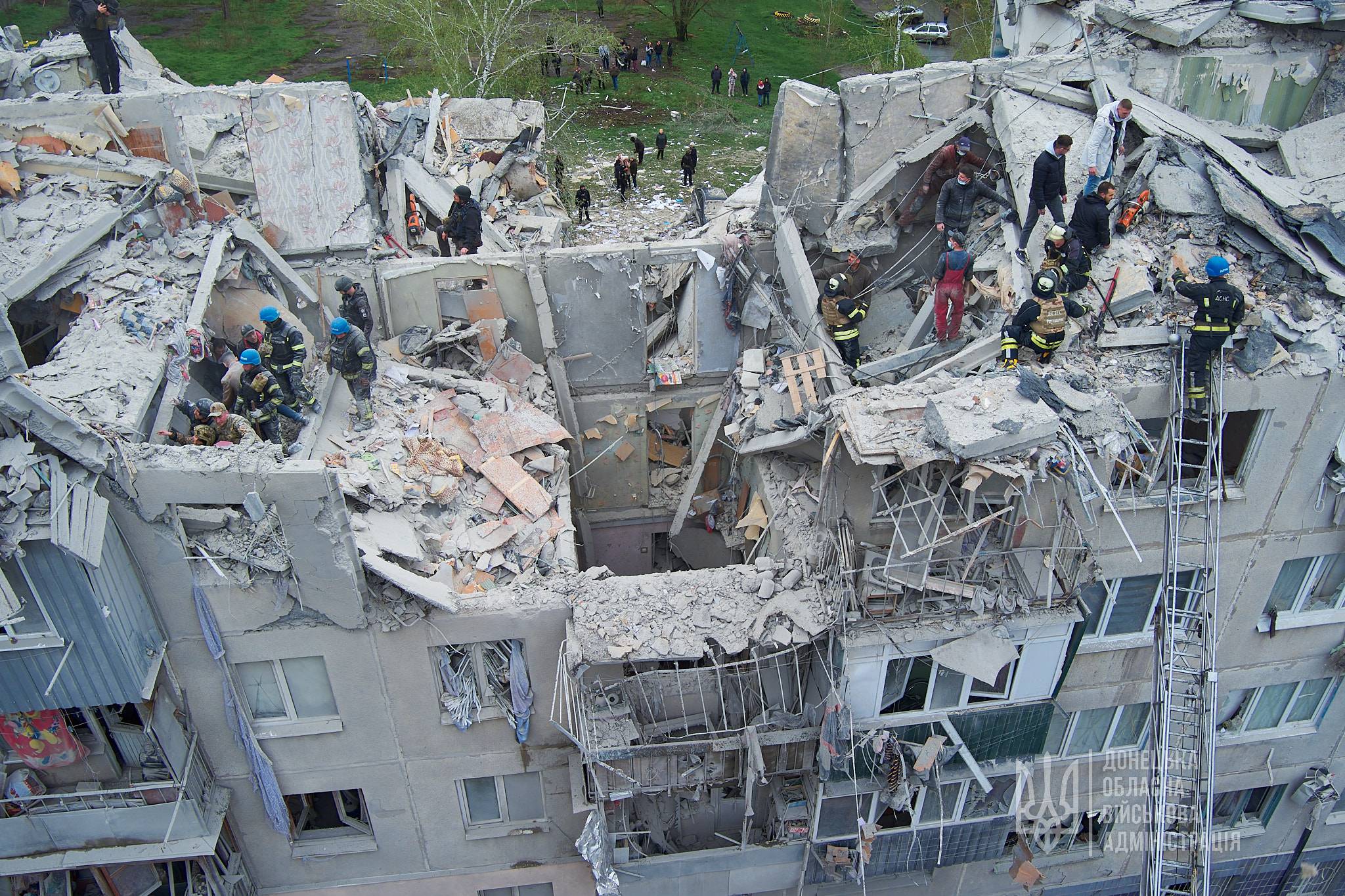 Руски ракетен удар по жилищни блокове в Украйна